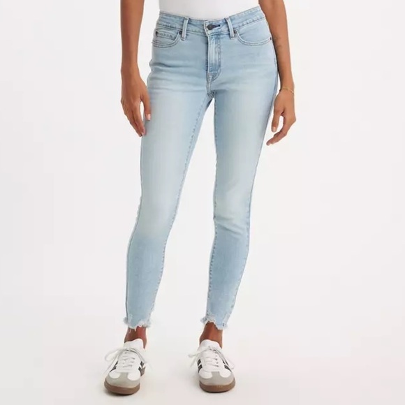 Levi’s 711 Skinny Women’s Jeans Light Wash Distressed Hem Size 29 - Picture 2 of 16